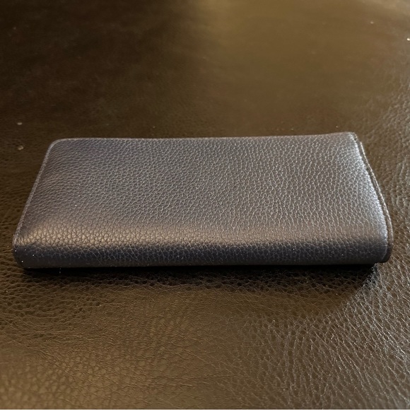 Michael Kors Jet Set Zip Wallet - Picture 4 of 11